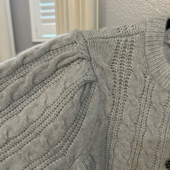 Design History Puff-Sleeve Gray Sweater - Picture 4 of 10